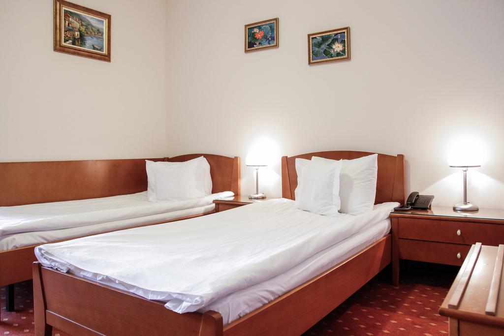 אלבה לוליה Hotel Hermes מראה חיצוני תמונה