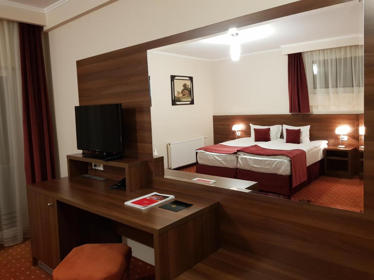 אלבה לוליה Hotel Hermes מראה חיצוני תמונה