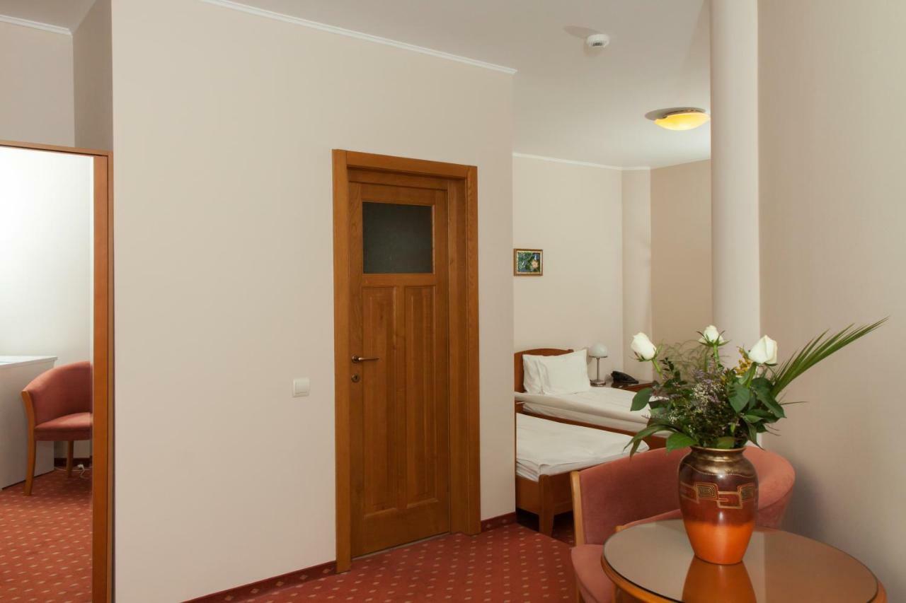 אלבה לוליה Hotel Hermes מראה חיצוני תמונה